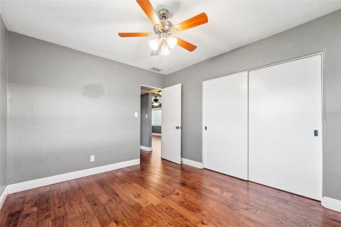 House in Saint Petersburg, Florida 2 bedrooms, 107.58 sq.m. № 1847485 - photo 17