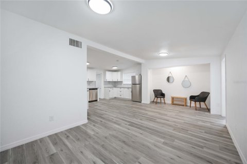 House in Sarasota, Florida 3 bedrooms, 150.97 sq.m. № 1847840 - photo 7