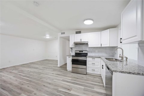 House in Sarasota, Florida 3 bedrooms, 150.97 sq.m. № 1847840 - photo 10