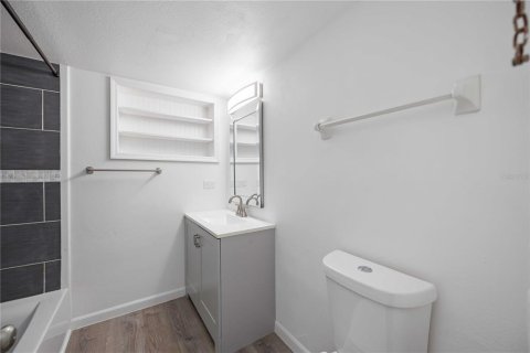 House in Sarasota, Florida 3 bedrooms, 150.97 sq.m. № 1847840 - photo 18