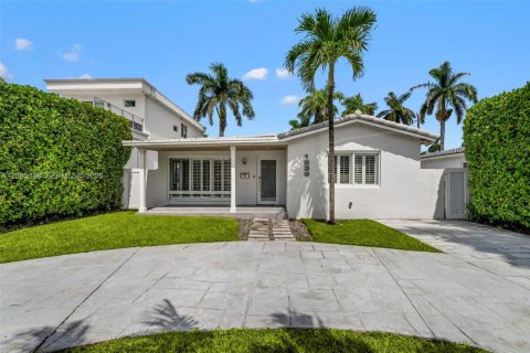 Villa ou maison à vendre à Hollywood, Floride: 3 chambres, 159.88 m2 № 2394729 - photo 2