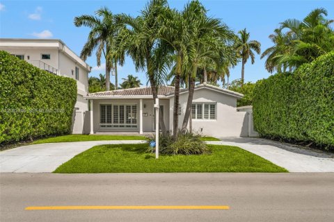 Villa ou maison à Hollywood, Floride 3 chambres, 159.88 m2 № 2394729