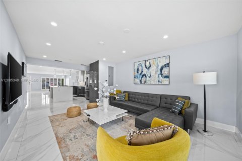 Villa ou maison à vendre à Hollywood, Floride: 3 chambres, 159.88 m2 № 2394729 - photo 14