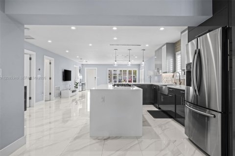 Villa ou maison à vendre à Hollywood, Floride: 3 chambres, 159.88 m2 № 2394729 - photo 12
