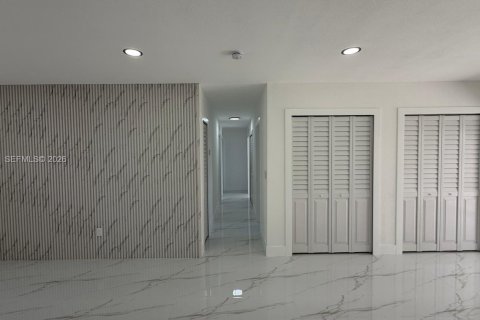 Casa en venta en Miami, Florida, 3 dormitorios, 126.72 m2 № 2028450 - foto 12