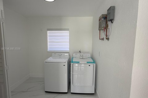 Casa en venta en Miami, Florida, 3 dormitorios, 126.72 m2 № 2028450 - foto 22