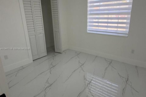 Casa en venta en Miami, Florida, 3 dormitorios, 126.72 m2 № 2028450 - foto 10