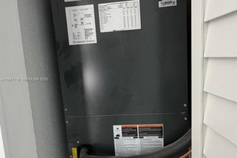 Casa en venta en Miami, Florida, 3 dormitorios, 126.72 m2 № 2028450 - foto 21