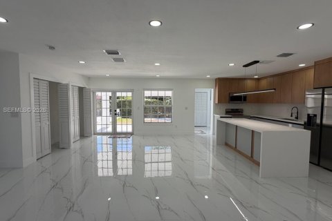 Casa en venta en Miami, Florida, 3 dormitorios, 126.72 m2 № 2028450 - foto 19