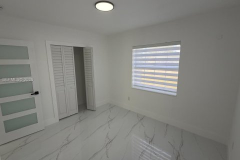 Casa en venta en Miami, Florida, 3 dormitorios, 126.72 m2 № 2028450 - foto 9