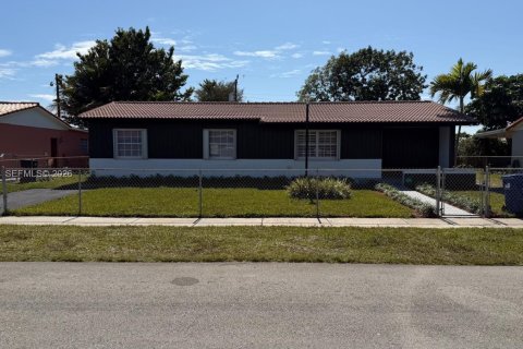 Casa en Miami, Florida 3 dormitorios, 126.72 m2 № 2028450