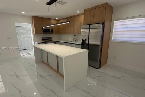Casa en venta en Miami, Florida, 3 dormitorios, 126.72 m2 № 2028450 - foto 16