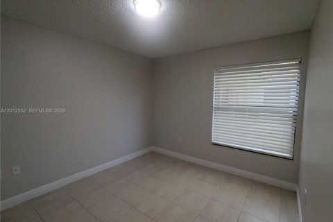 Condominio en alquiler en West Palm Beach, Florida, 2 dormitorios, 83.98 m2 № 2074819 - foto 7
