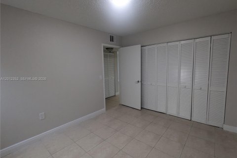 Condominio en alquiler en West Palm Beach, Florida, 2 dormitorios, 83.98 m2 № 2074819 - foto 10