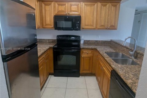Condominio en alquiler en West Palm Beach, Florida, 2 dormitorios, 83.98 m2 № 2074819 - foto 2
