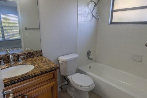 Condominio en alquiler en West Palm Beach, Florida, 2 dormitorios, 83.98 m2 № 2074819 - foto 8