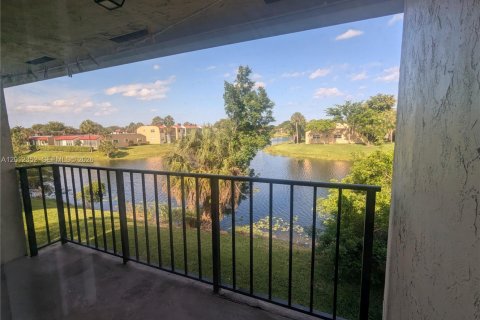 Condominio en alquiler en West Palm Beach, Florida, 2 dormitorios, 83.98 m2 № 2074819 - foto 12