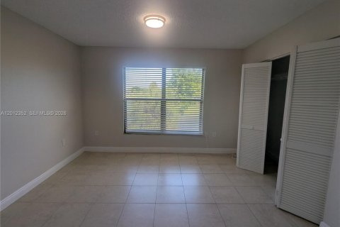 Condominio en alquiler en West Palm Beach, Florida, 2 dormitorios, 83.98 m2 № 2074819 - foto 5