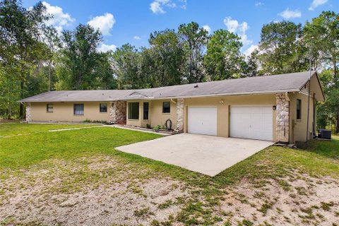 House in Brooksville, Florida 4 bedrooms, 231.51 sq.m. № 2258740 - photo 2