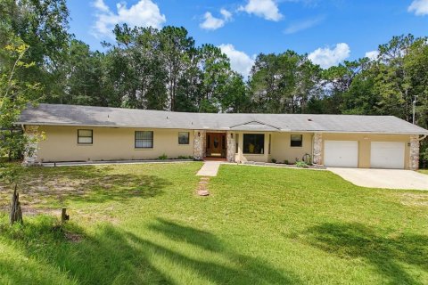 House in Brooksville, Florida 4 bedrooms, 231.51 sq.m. № 2258740
