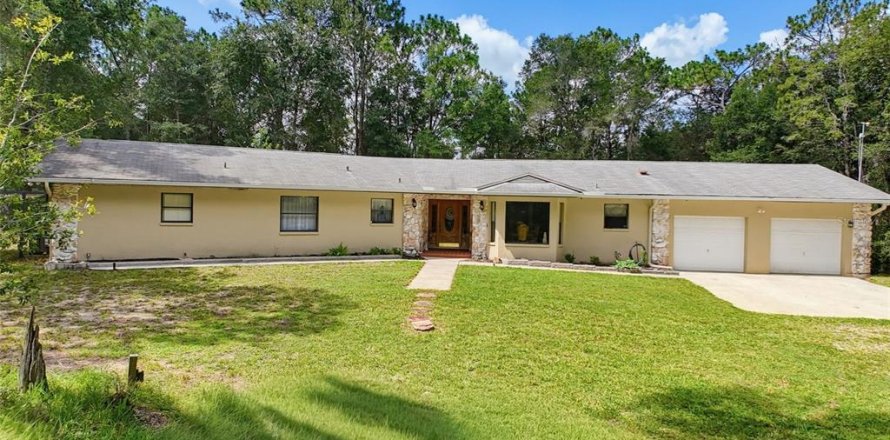 House in Brooksville, Florida 4 bedrooms, 231.51 sq.m. № 2258740