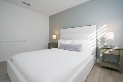 Casa en alquiler en Cutler Bay, Florida, 2 dormitorios, 109.9 m2 № 1938108 - foto 26