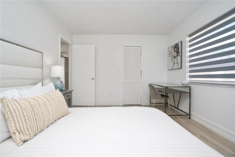 Casa en alquiler en Cutler Bay, Florida, 2 dormitorios, 109.9 m2 № 1938108 - foto 17