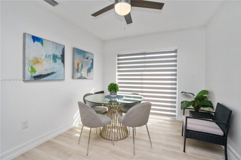 Casa en alquiler en Cutler Bay, Florida, 2 dormitorios, 109.9 m2 № 1938108 - foto 3