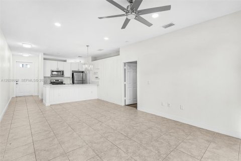 Casa en venta en Naples, Florida, 3 dormitorios, 117.8 m2 № 2154139 - foto 9