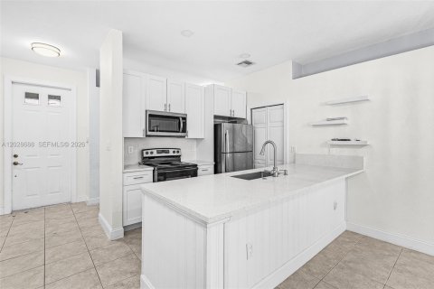 Casa en venta en Naples, Florida, 3 dormitorios, 117.8 m2 № 2154139 - foto 4