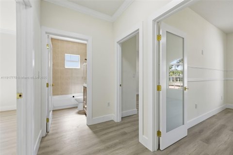 Купить виллу или дом в Майами, Флорида 4 спальни, 184.69м2, № 1973904 - фото 6