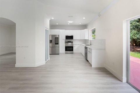 Купить виллу или дом в Майами, Флорида 4 спальни, 184.69м2, № 1973904 - фото 29