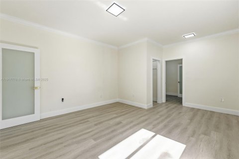 Купить виллу или дом в Майами, Флорида 4 спальни, 184.69м2, № 1973904 - фото 11