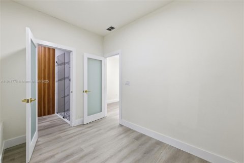 Купить виллу или дом в Майами, Флорида 4 спальни, 184.69м2, № 1973904 - фото 15