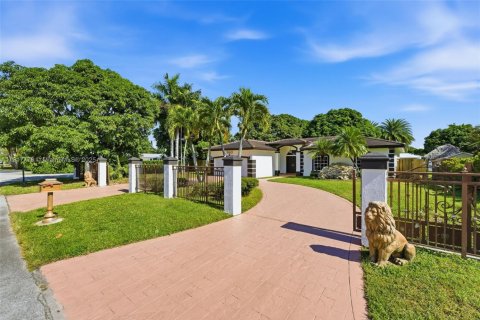 Купить виллу или дом в Майами, Флорида 4 спальни, 184.69м2, № 1973904 - фото 17