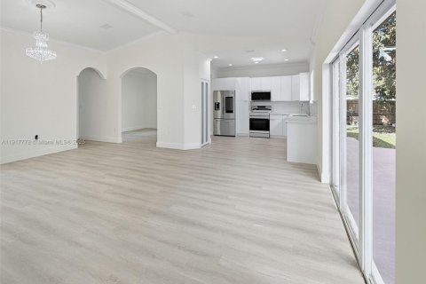 Купить виллу или дом в Майами, Флорида 4 спальни, 184.69м2, № 1973904 - фото 4