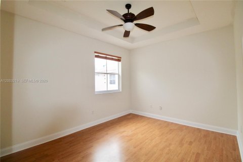 Condo in Miramar, Florida, 3 bedrooms  № 2068682 - photo 12