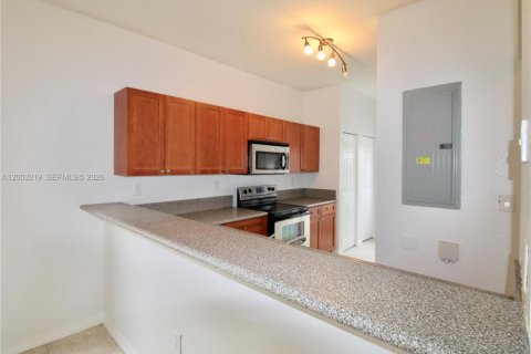 Condo in Miramar, Florida, 3 bedrooms  № 2068682 - photo 3
