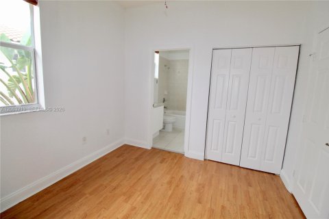 Condo in Miramar, Florida, 3 bedrooms  № 2068682 - photo 19