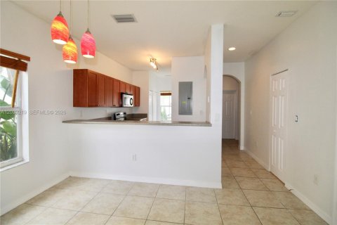 Condo in Miramar, Florida, 3 bedrooms  № 2068682 - photo 2