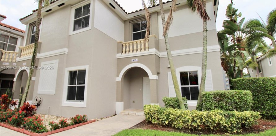 Condo in Miramar, Florida, 3 bedrooms  № 2068682