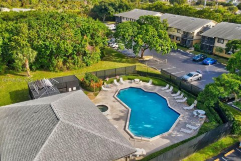 Снять в аренду кондоминиум в Дирфилд-Бич, Флорида 2 спальни, 82.4м2, № 2047935 - фото 25