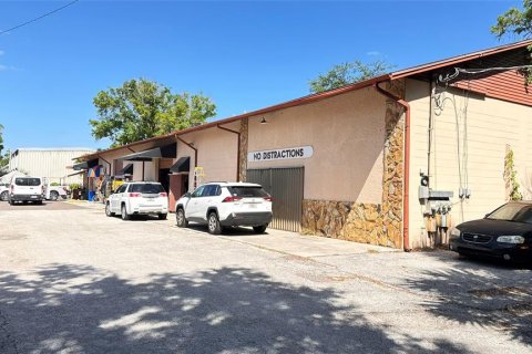 Immobilier commercial à Tampa, Floride 703.27 m2 № 2389388