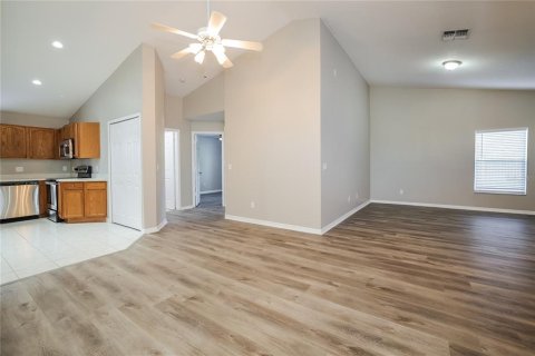 Casa en alquiler en Orlando, Florida, 3 dormitorios, 137.5 m2 № 1850079 - foto 4