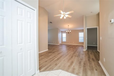 Casa en alquiler en Orlando, Florida, 3 dormitorios, 137.5 m2 № 1850079 - foto 5