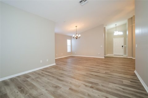 Casa en alquiler en Orlando, Florida, 3 dormitorios, 137.5 m2 № 1850079 - foto 3