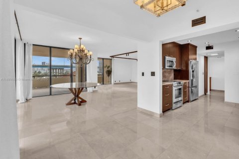 Снять в аренду кондоминиум в Авентура, Флорида 3 спальни, 220.27м2, № 1939257 - фото 14