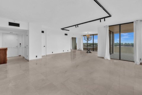 Снять в аренду кондоминиум в Авентура, Флорида 3 спальни, 220.27м2, № 1939257 - фото 6