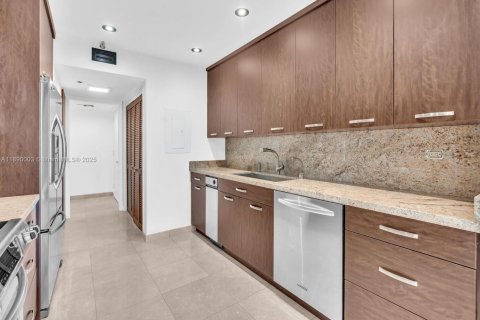 Снять в аренду кондоминиум в Авентура, Флорида 3 спальни, 220.27м2, № 1939257 - фото 22