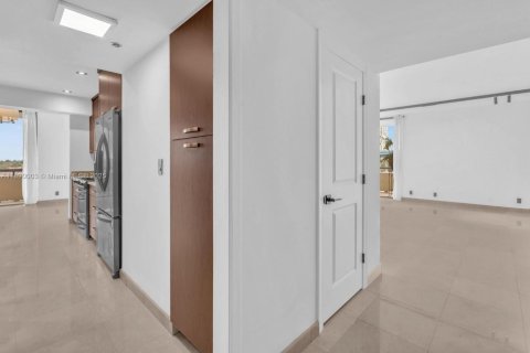 Снять в аренду кондоминиум в Авентура, Флорида 3 спальни, 220.27м2, № 1939257 - фото 20